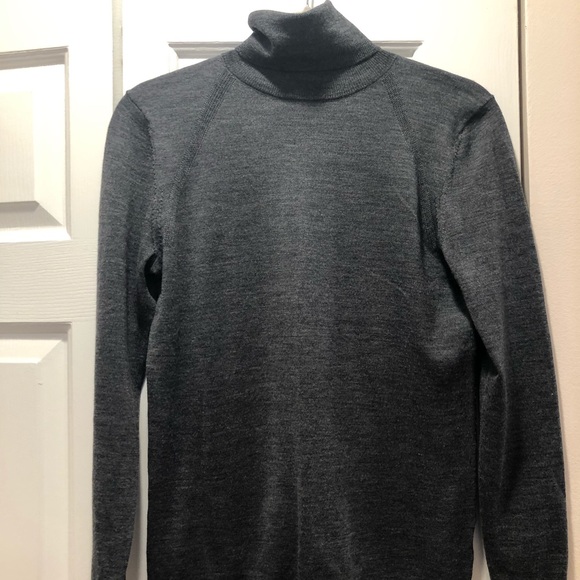 Banana Republic - 100% Merino Wool Turtleneck - Picture 4 of 5